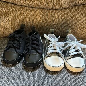 2 pairs of baby sneakers (size 1)